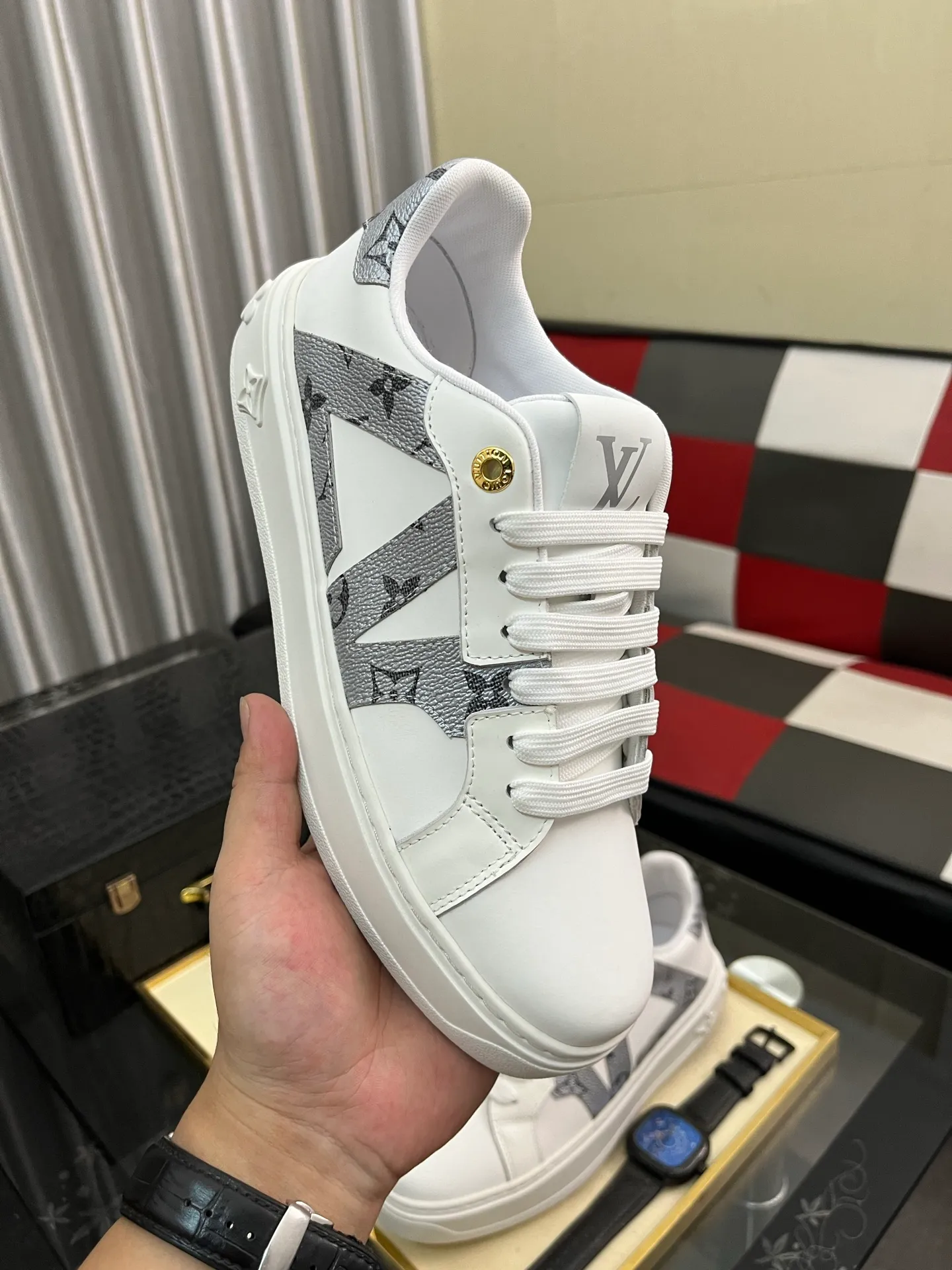 Men's shoes 💰520⌚️⌚️LV Louis Vuitton. The latest fashionable casual shoes are popular in physical stores. New spring and summer comfortable imported custom original cowhide, unique jacquard fabric element design. With sheepskin lining, Lv original bottom, [sun][sun] high-end packaging and high quality💪Details determine the quality, you can enter and leave the counter at will, welcome to compare🇮🇹Number of sizes 38-445️⃣Color options available